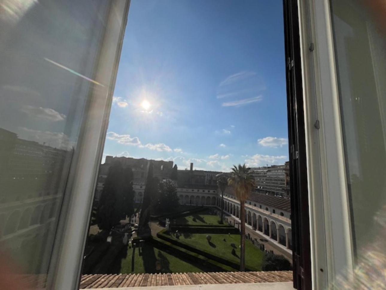 Camera X2 Con Magnifica Vista Sul Chiostro Di Michelangelo E Le Terme Di Diocleziano Rome Bagian luar foto
