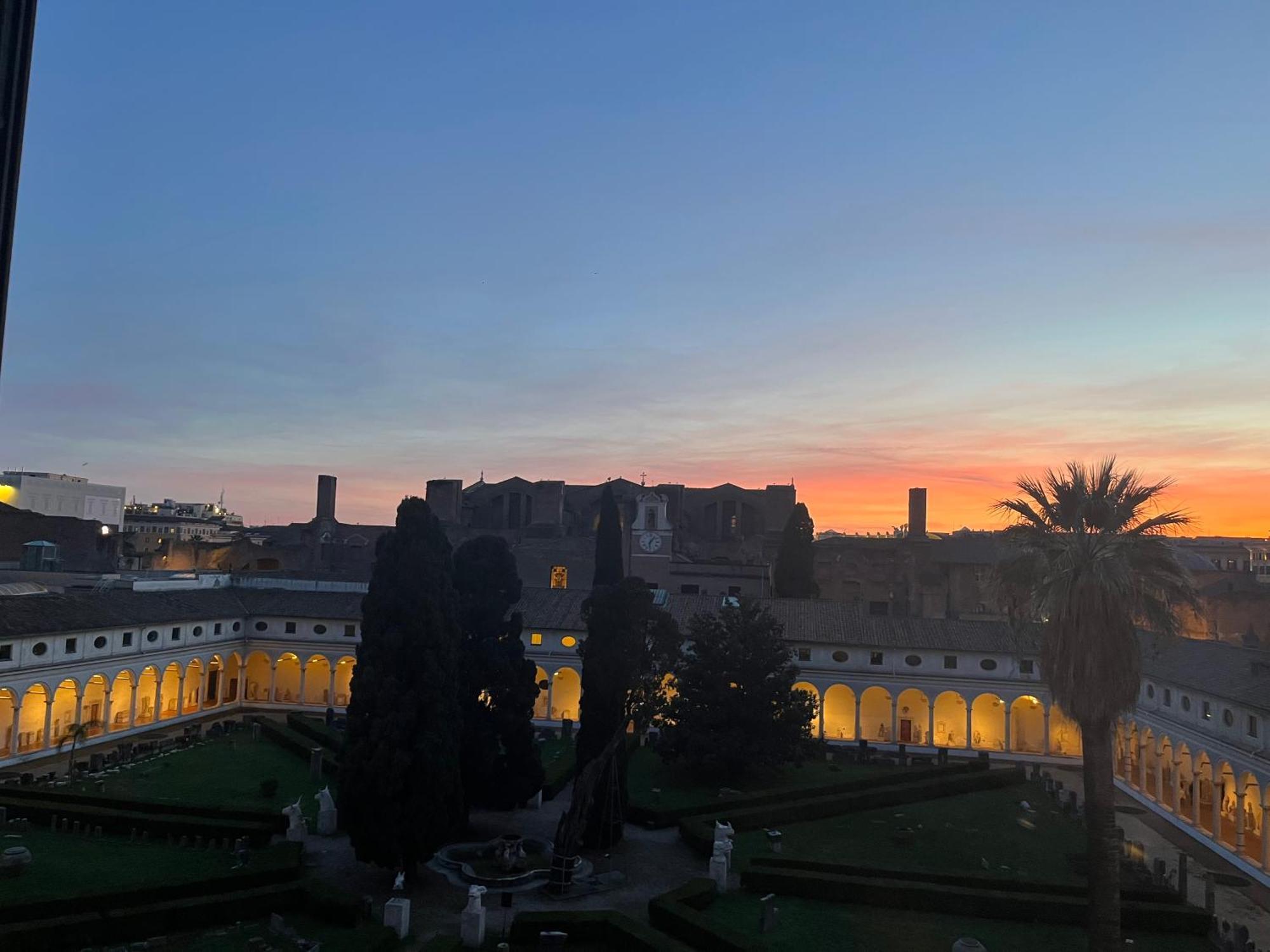 Camera X2 Con Magnifica Vista Sul Chiostro Di Michelangelo E Le Terme Di Diocleziano Rome Bagian luar foto